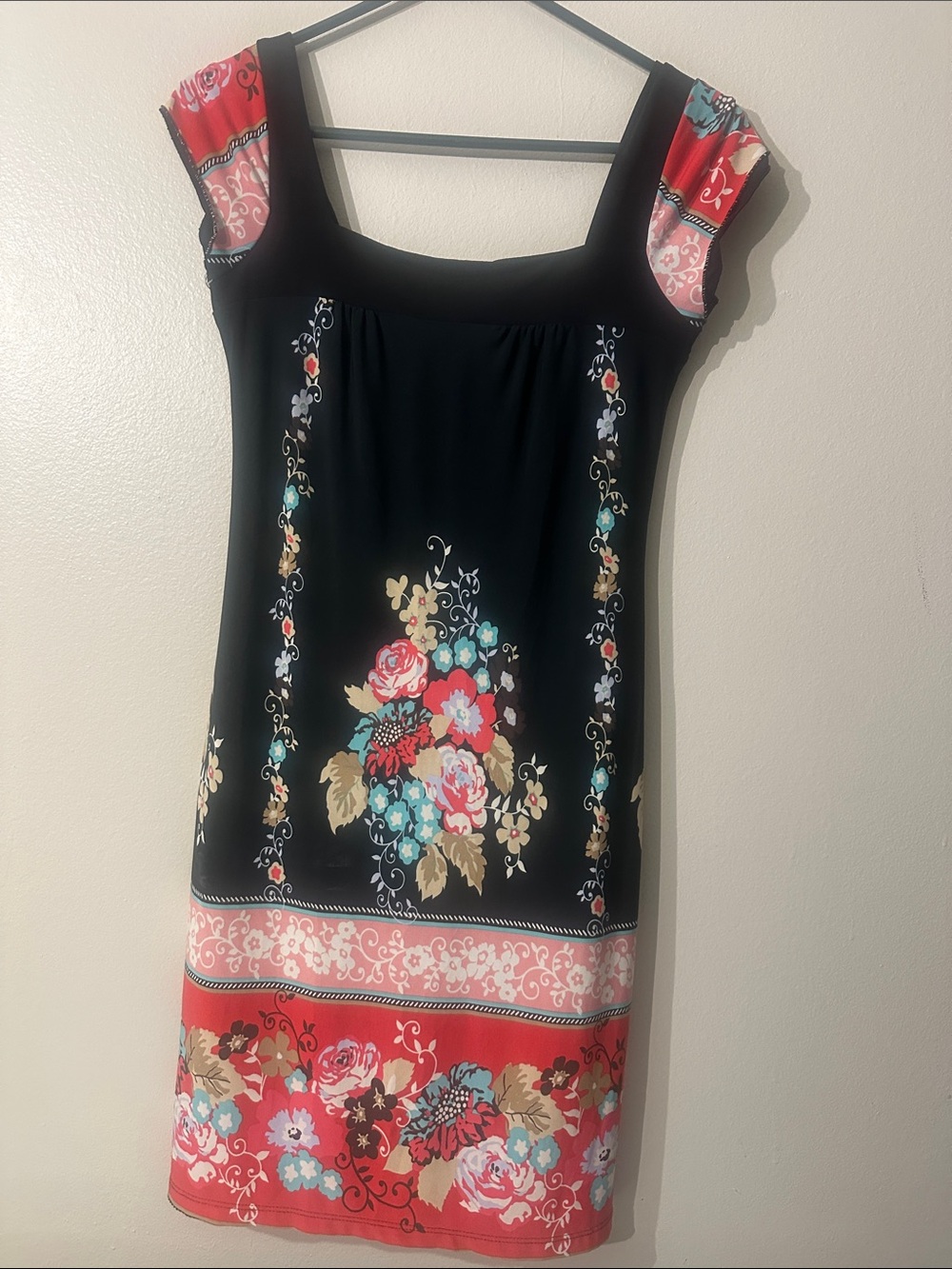 NWT Alyn Paige NEW YORK floral pink and black dress Sz S